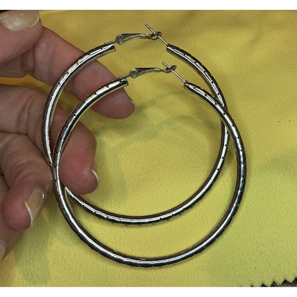 Large Silver Tone Hoop Earrings Dotted Texture‎ Statement Fashion Jewelry - Picture 3 of 5